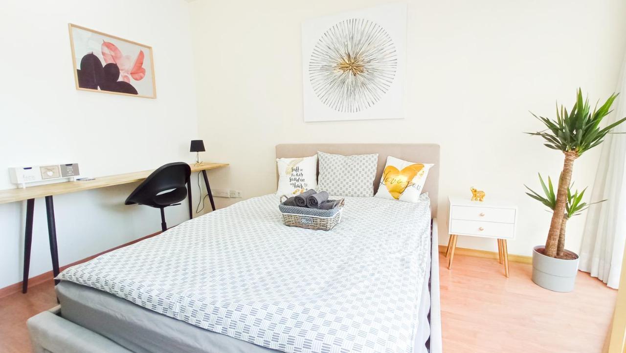 1A Beach & Business Apartment In The City Center! Larnaca Ngoại thất bức ảnh