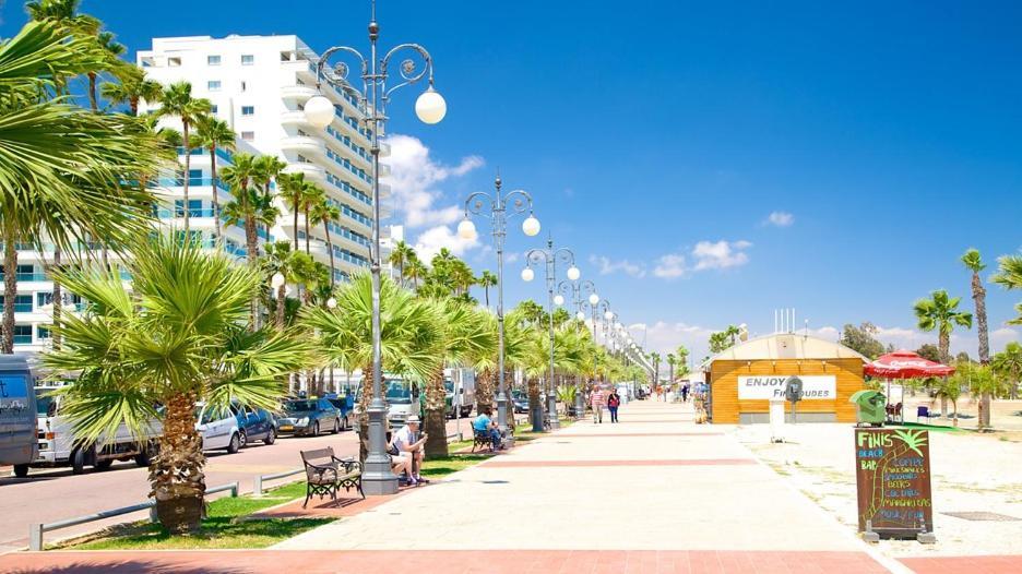 1A Beach & Business Apartment In The City Center! Larnaca Ngoại thất bức ảnh