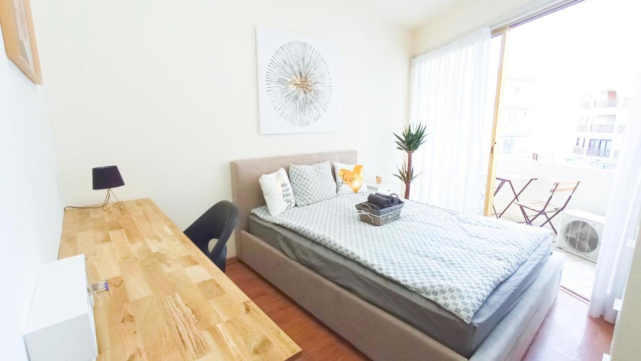 1A Beach & Business Apartment In The City Center! Larnaca Ngoại thất bức ảnh