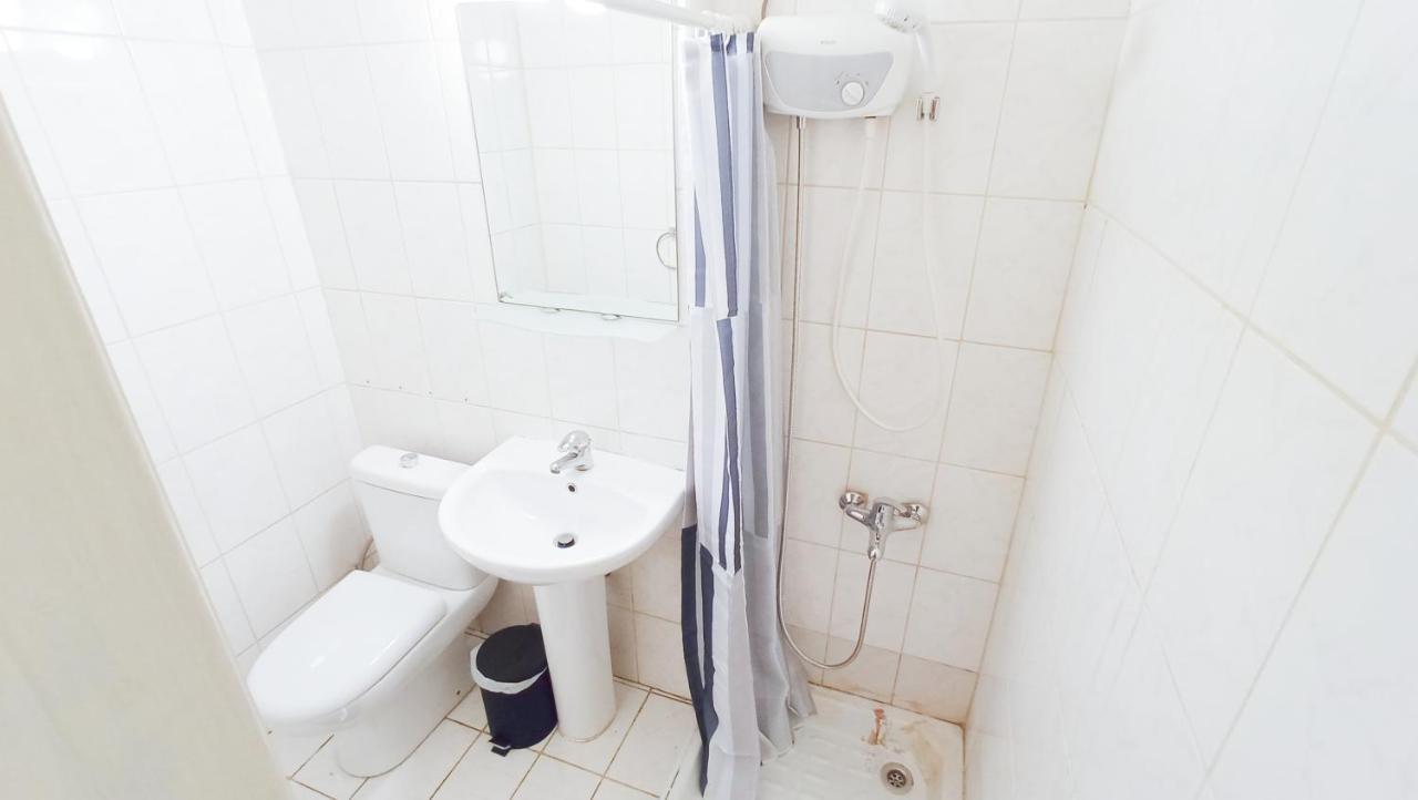 1A Beach & Business Apartment In The City Center! Larnaca Ngoại thất bức ảnh