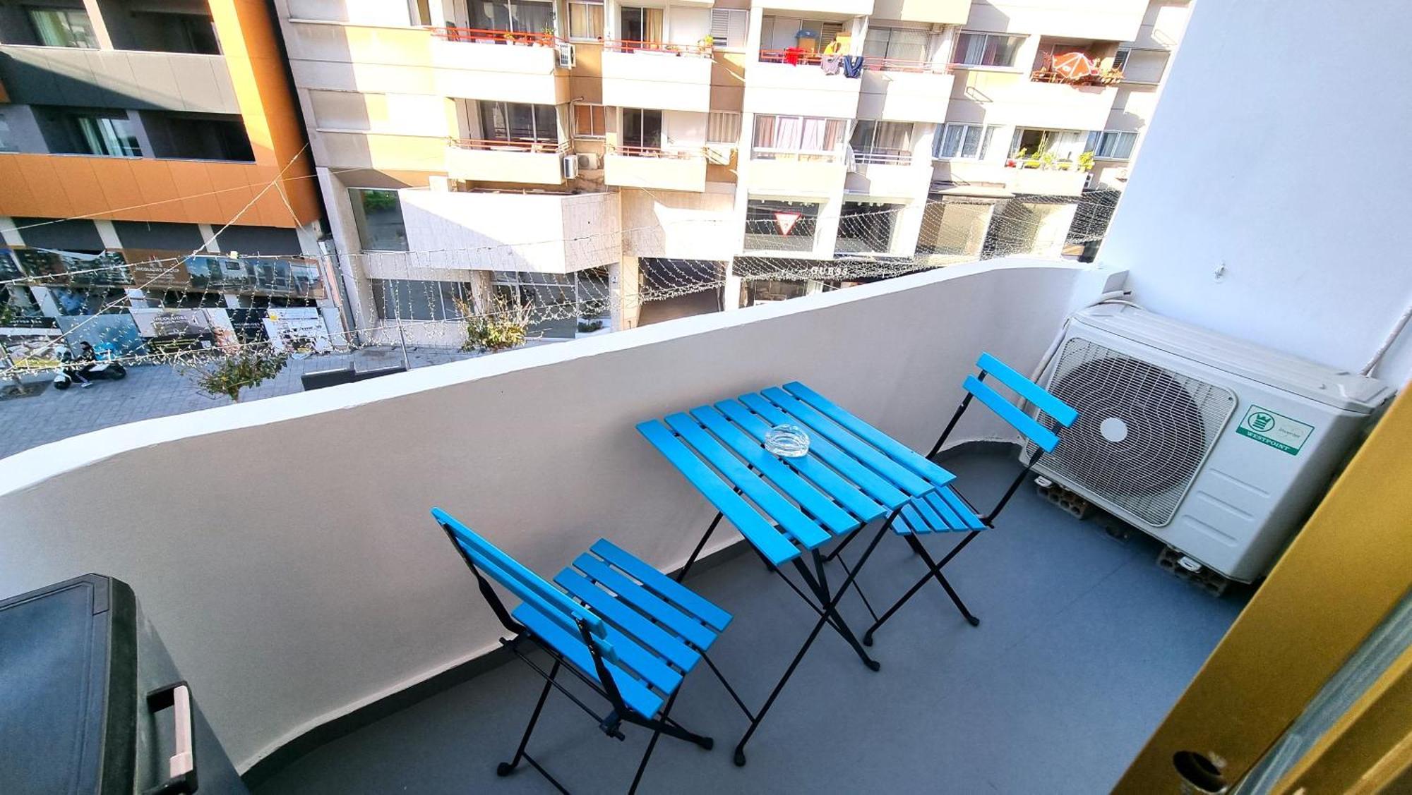 1A Beach & Business Apartment In The City Center! Larnaca Ngoại thất bức ảnh
